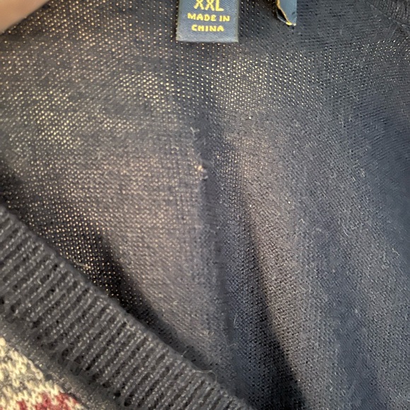 Merino Plaid V-Neck Sweater (XXL) - Picture 9 of 9